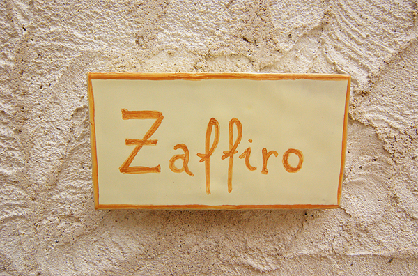 Zaffiro-schild