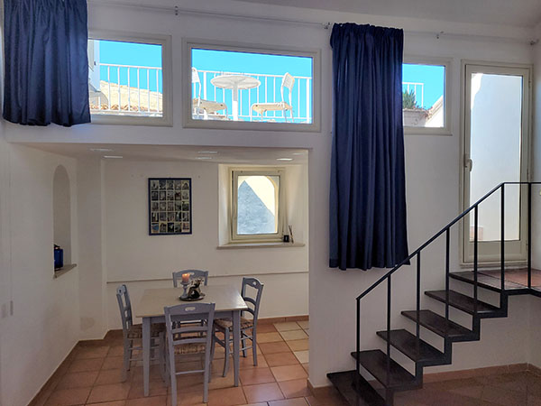 Casa Mare Blu Esstisch und Terrasse